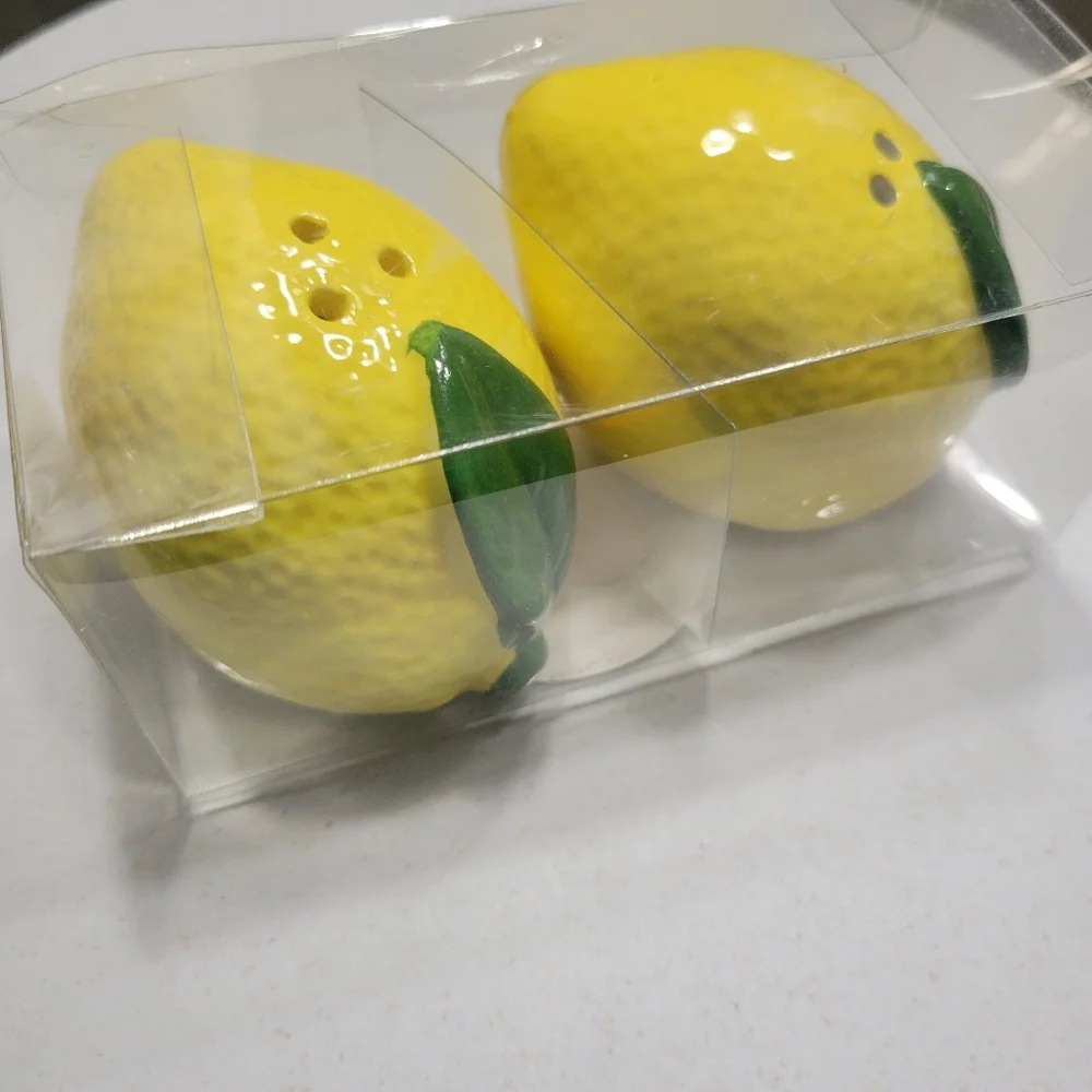 Lemon Salt and Pepper Shakers Ceramic Set   NEW
